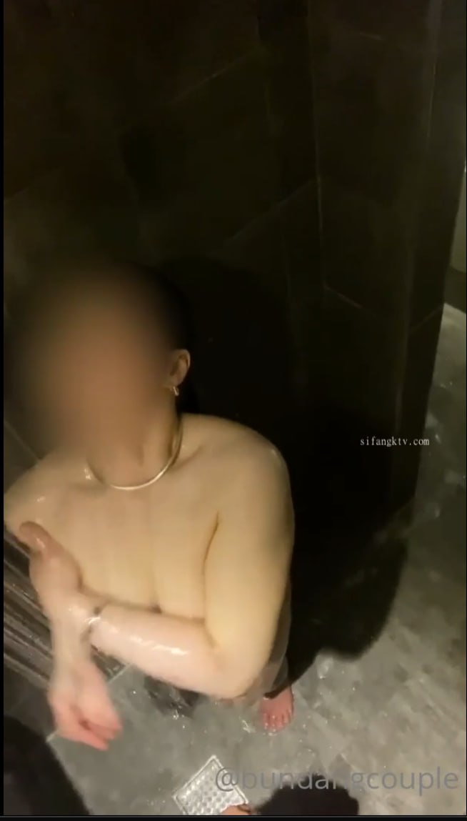 星级酒店重金约啪艺校拜金年轻漂亮大学生妹子 身材娇小声音温柔高潮直叫求饶 呻吟刺激